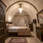 Underground Cave Отель *