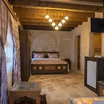 מלון Underground Cave גורמה