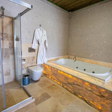 Underground Cave Hotell *